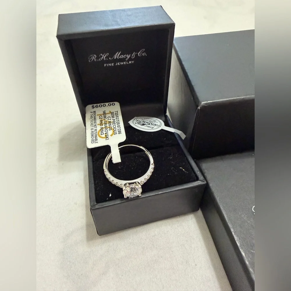 MACY’S 14 KARATS RHODIUM PLATED ROUND CUT RING - Picture 11 of 13